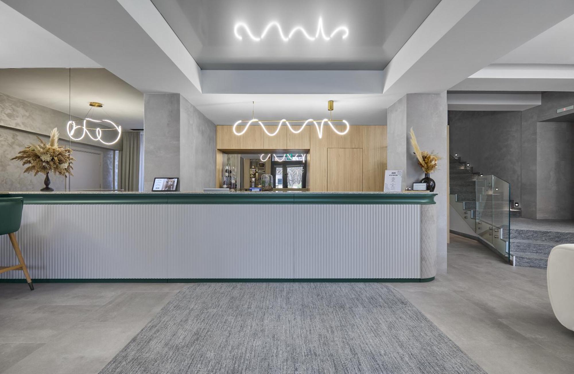 Avo Hotel Ръмнику Сарат Екстериор снимка